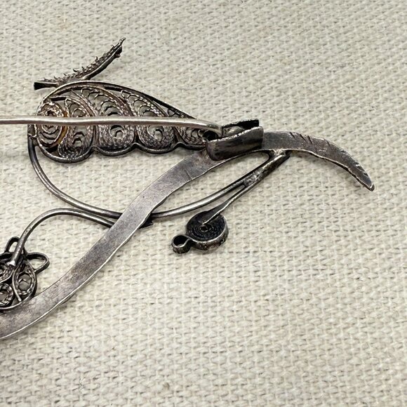 Vintage Sterling Silver Filigree Rose Brooch Pin‎ Intricate Ornate Hammered Stem - Picture 10 of 11